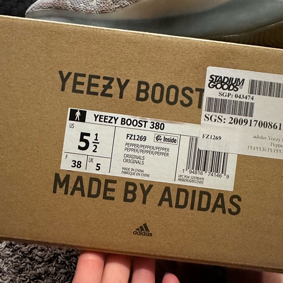 ❌Yeezy 380 peppers - Picture 2 of 3